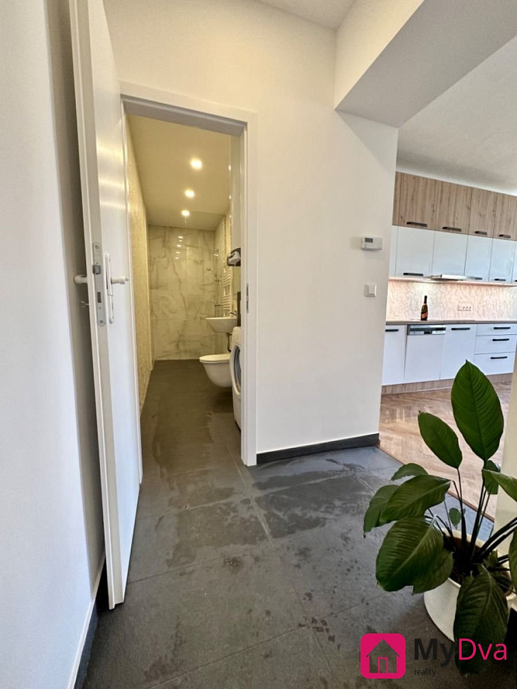 Pronájem bytu 2+kk 80 m² – fotografie 4