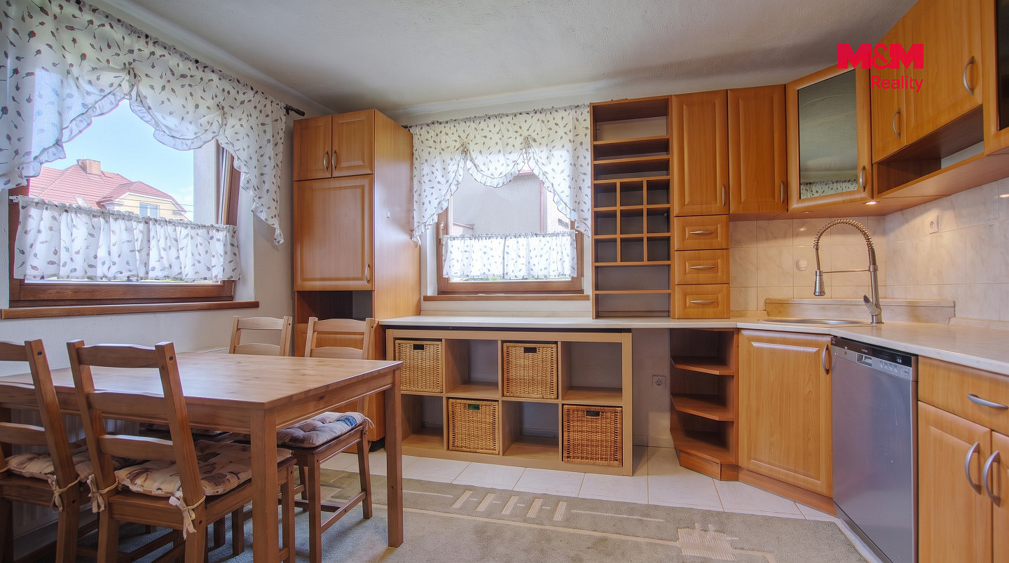 Prodej domu 155 m² s pozemkem 1 117 m² — photo 2