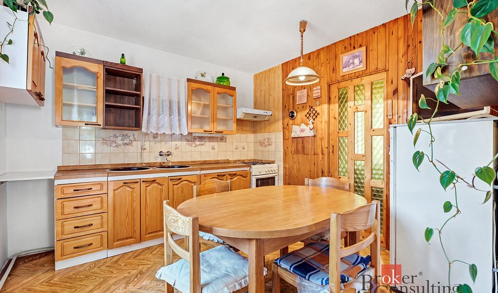 Prodej domu 184 m² s pozemkem 1 352 m², Kunratice u Cvikova – náhled fotky 27
