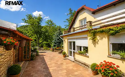 Prodej domu 230 m² s pozemkem 4 228 m², Poustka, Praha 6 - Lysolaje