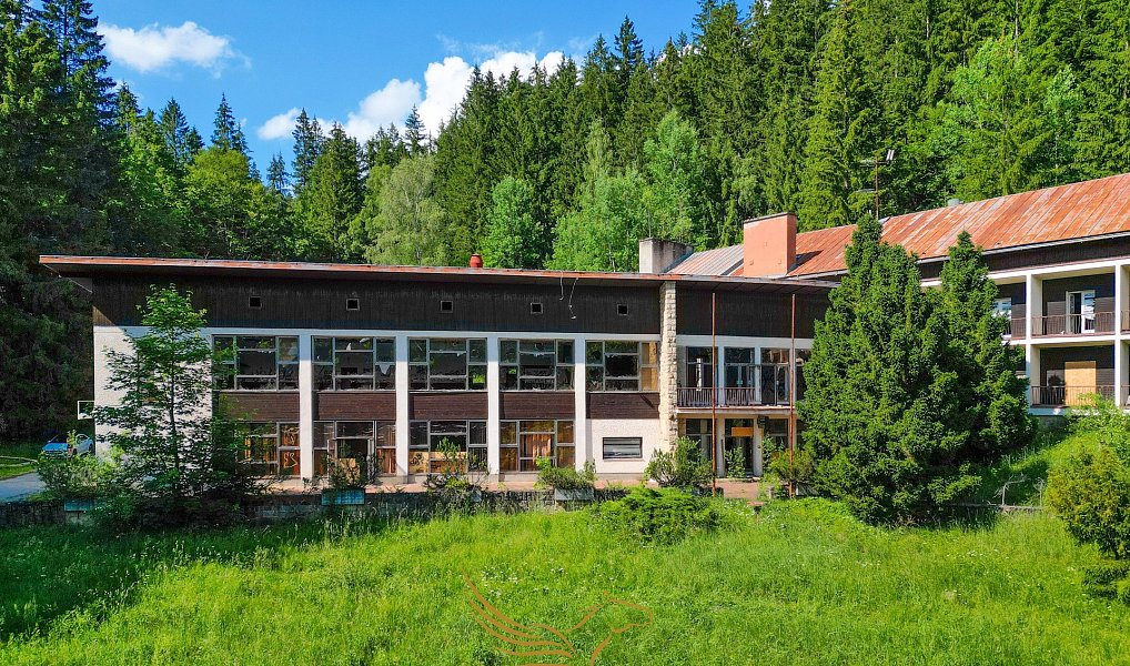 Prodej ubytovacího objektu 4 400 m², Velké Karlovice – náhled fotky 6