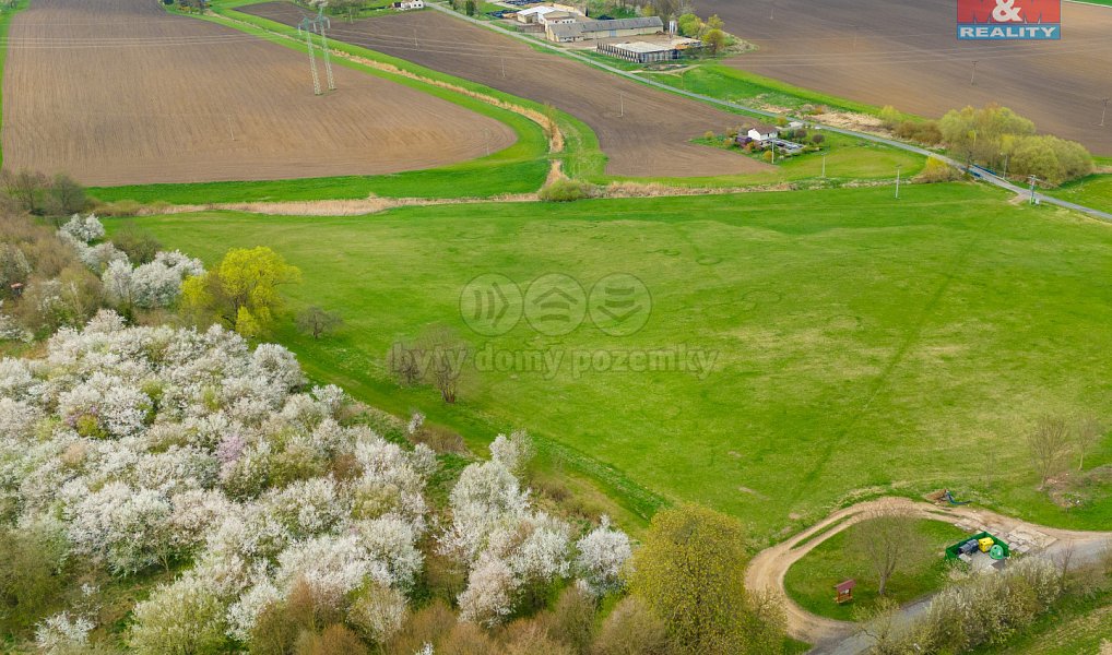 Prodej pole 1 837 m², Staré Město – náhled fotky 2