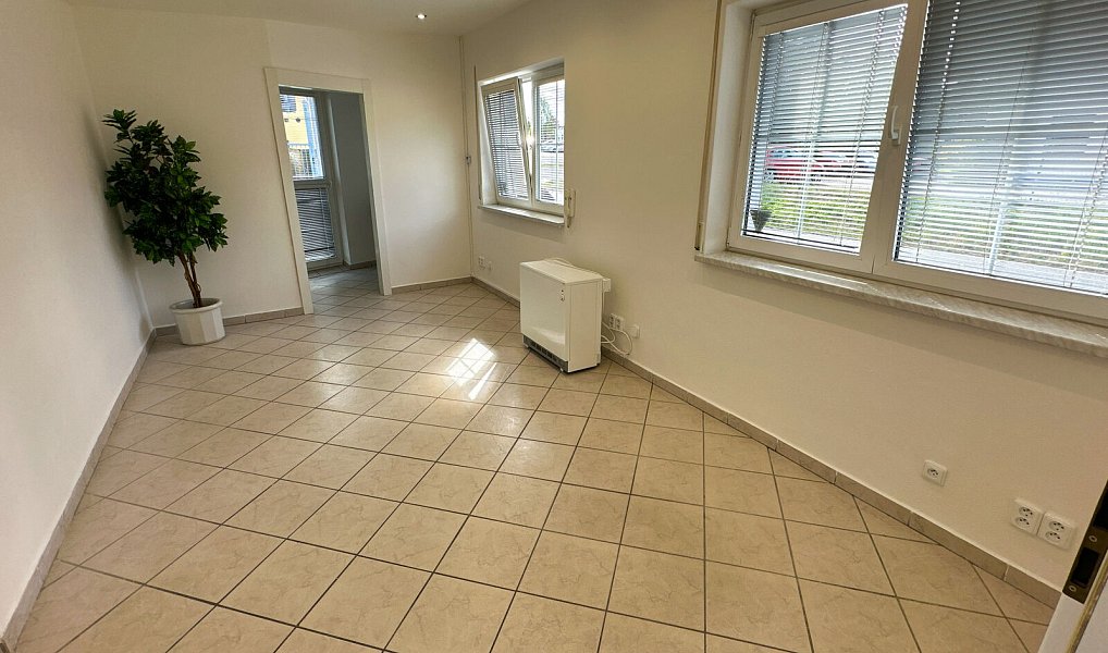 Pronájem kanceláře 45 m², Tachov – náhled fotky 7