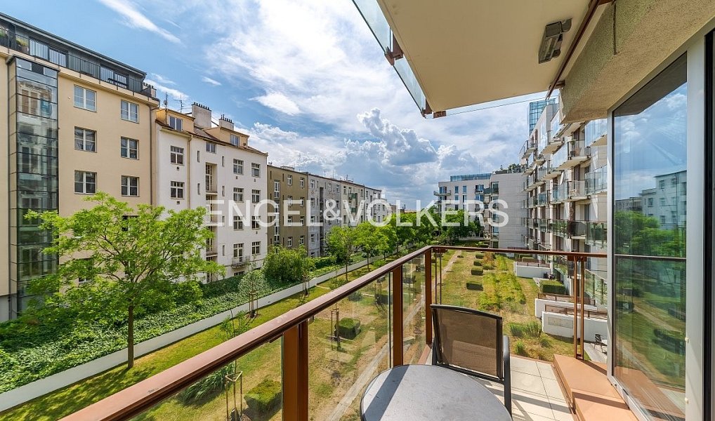 Pronájem bytu 2+kk 61 m², Praha – náhled fotky 3