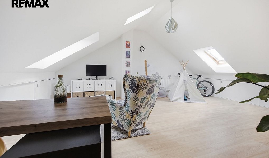 Prodej domu 156 m² s pozemkem 297 m², Husinec – náhled fotky 21