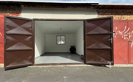 Zděná řadová garáž, Lipová-lázně, okres Jeseník