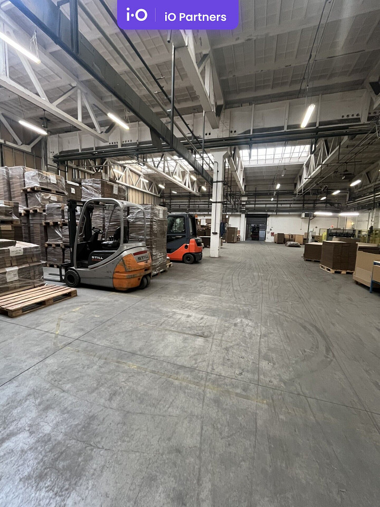 Pronájem skladovacích prostor 1 300 m² – fotografie 2