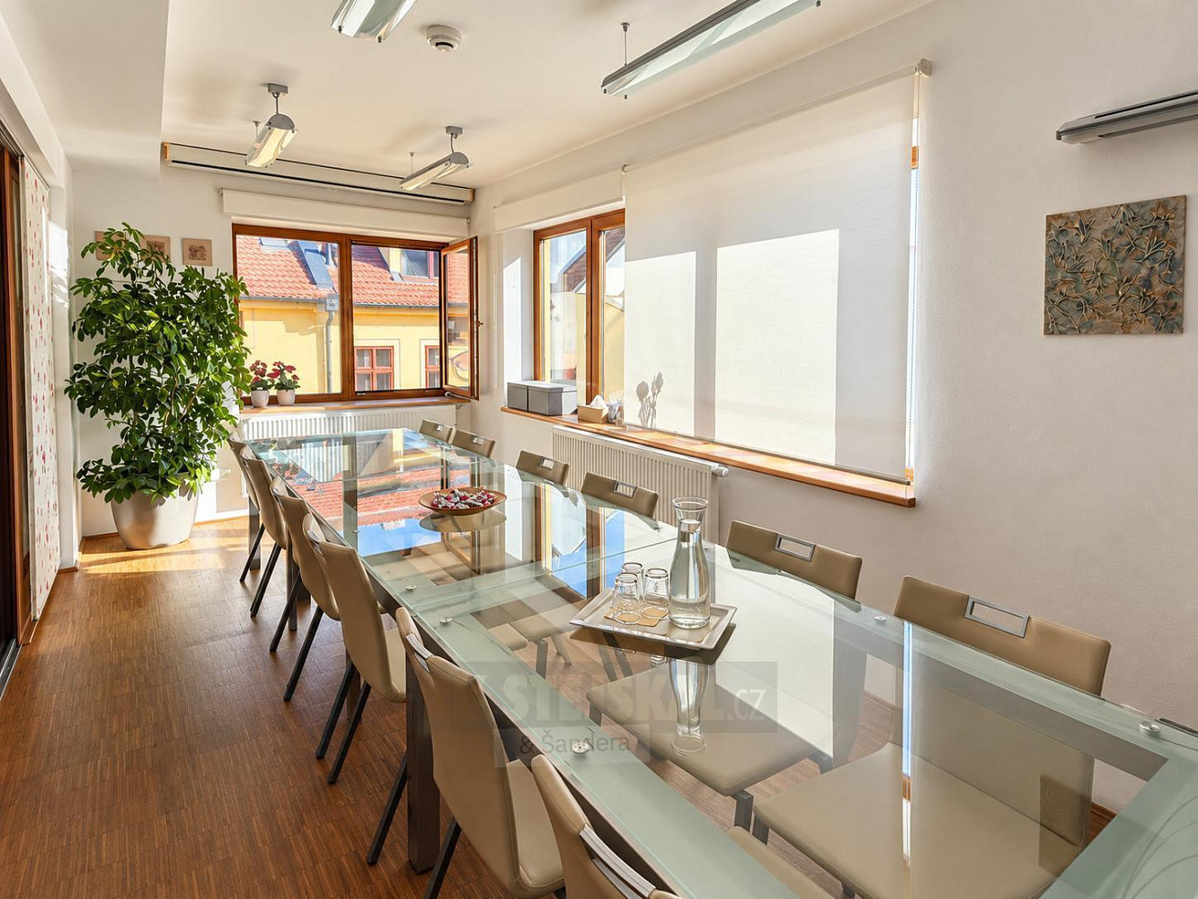 Pronájem kanceláře 276 m² – fotografie 5