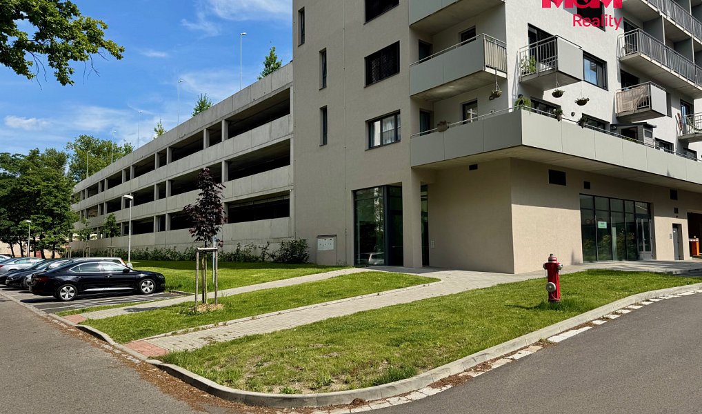 Pronájem garážového stání, 13 m2, Pardubice, Pardubice – náhled fotky 3