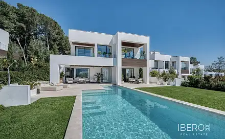 Prodej domu 505 m² s pozemkem 925 m², Marbella, Španělsko