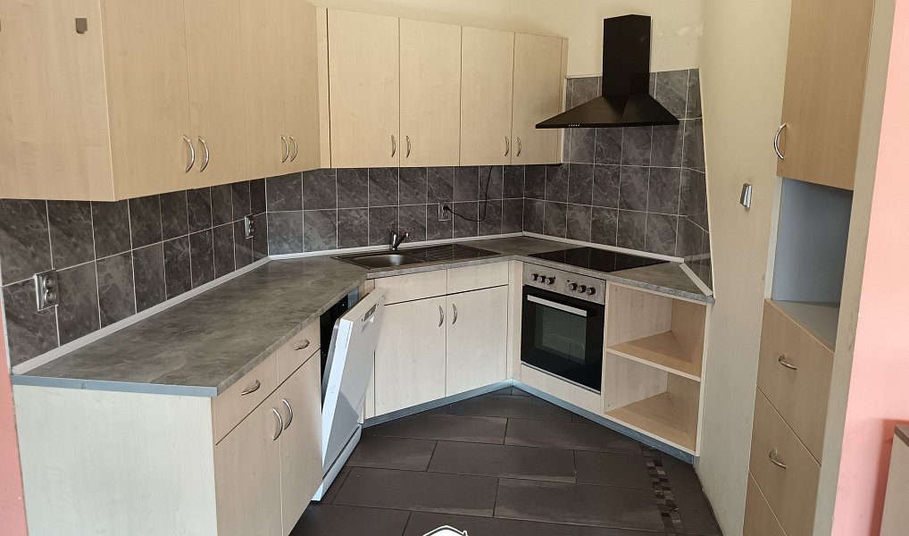 Prodej bytu 4+kk 111 m², Hejnice – náhled fotky 3