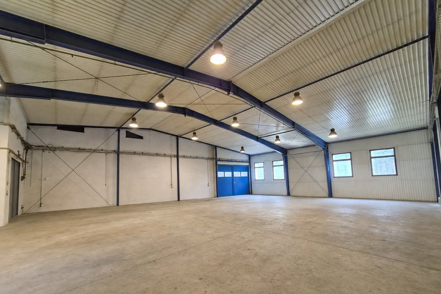 Pronájem skladovacích prostor 425 m²