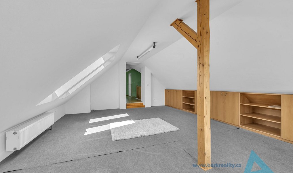 Prodej domu 180 m² s pozemkem 628 m², Nová Paka – náhled fotky 12