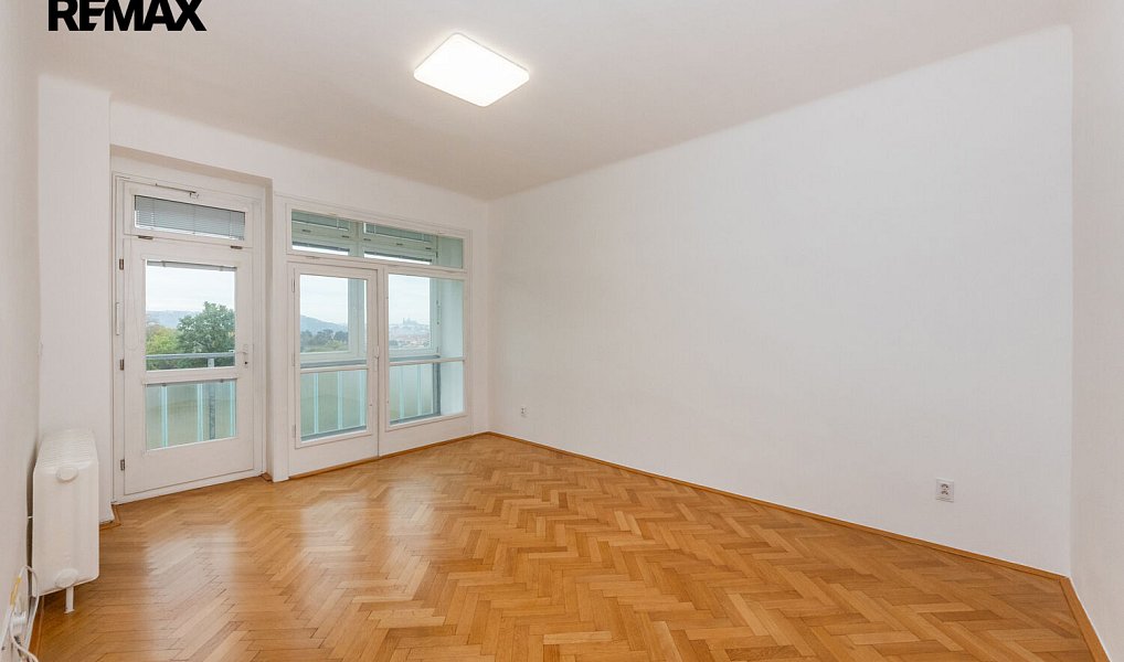 Pronájem bytu 2+1 74 m², Praha – náhled fotky 2