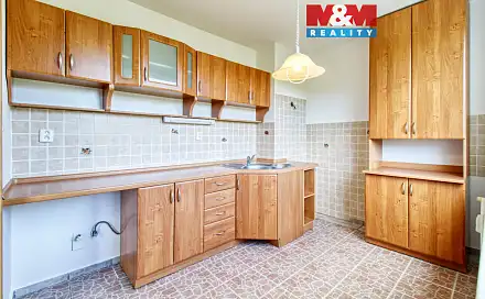Prodej bytu 2+1 62 m², Holešická, Chomutov