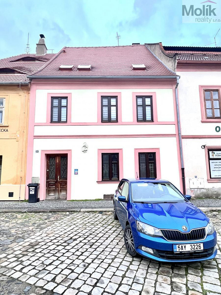 Prodej domu 200 m² s pozemkem 40 m²