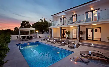 Prodej domu 220 m² s pozemkem 512 m², Medulin, Chorvatsko