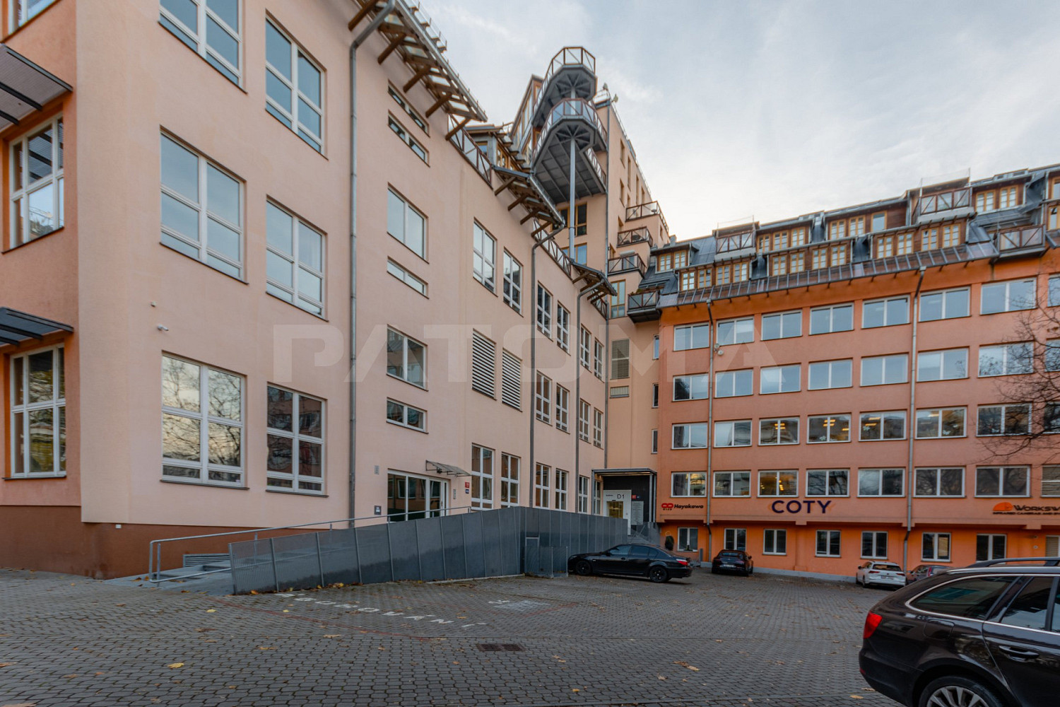 Pronájem kanceláře 215 m²