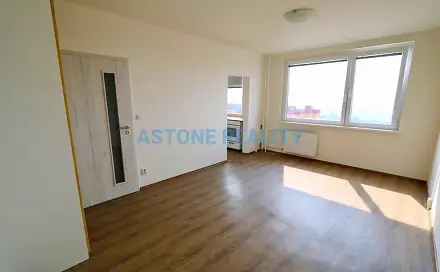 Pronájem bytu 1+kk 30 m², Krynická, Praha 8 - Troja