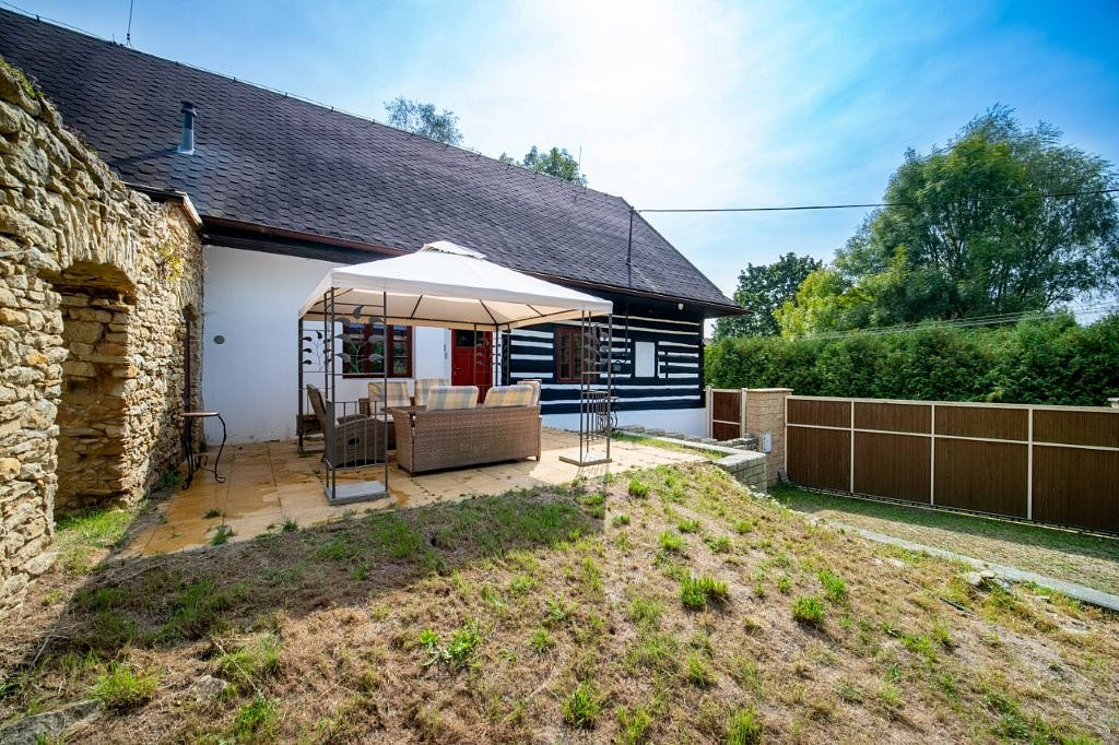 Prodej domu 180 m² s pozemkem 2 m²