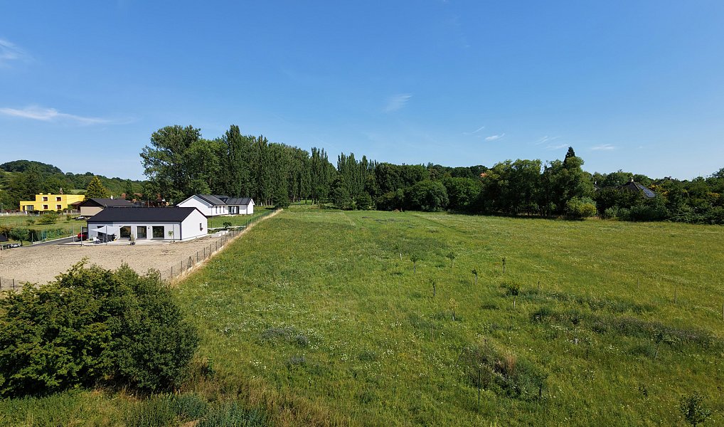 Prodej stavebního pozemku 2 612 m², Domousnice – náhled fotky 10