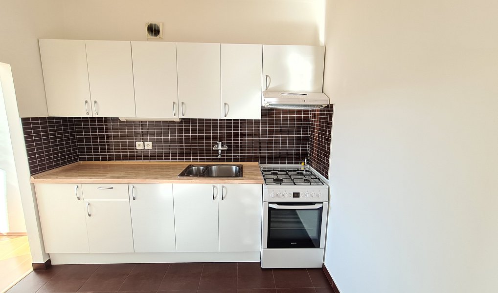 Pronájem bytu 3+1 76 m², Praha – náhled fotky 3