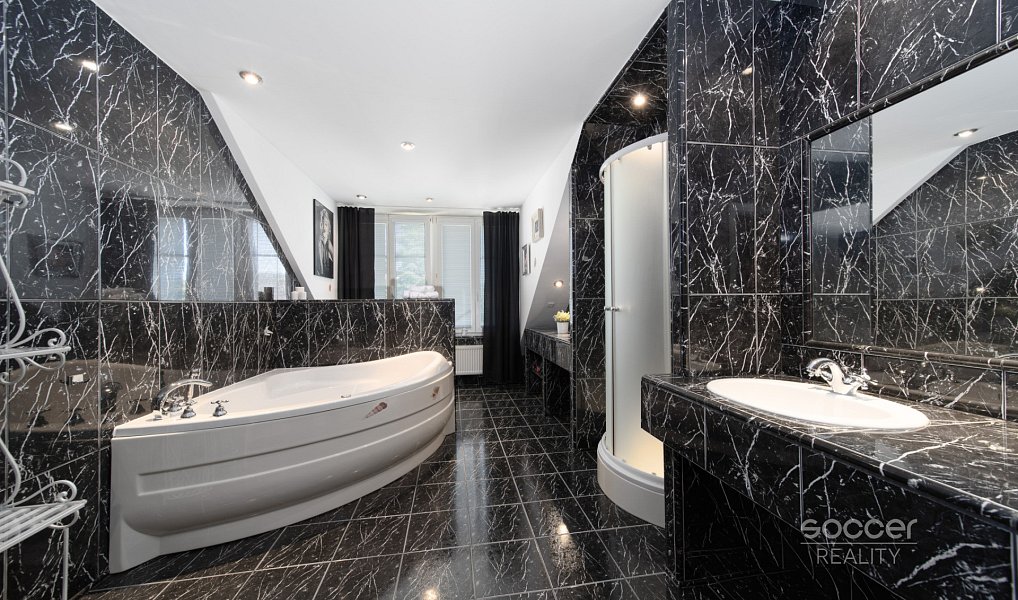 Prodej domu 598 m² s pozemkem 2 298 m², Říčany – náhled fotky 28