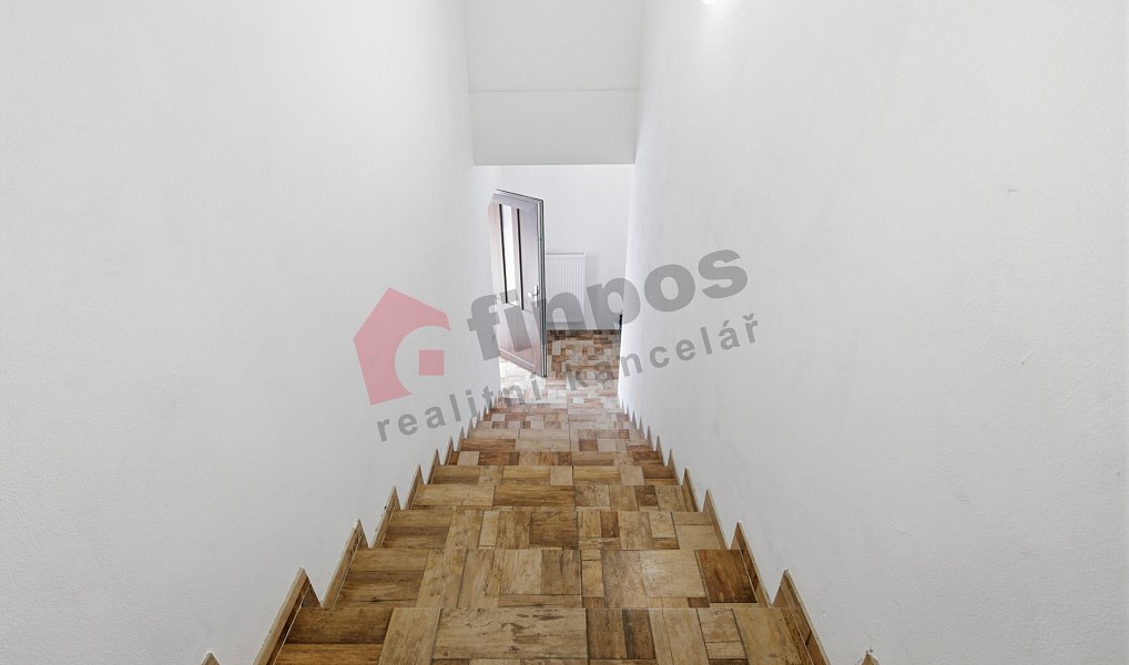 Prodej domu 282 m² s pozemkem 409 m², Velemín – náhled fotky 13
