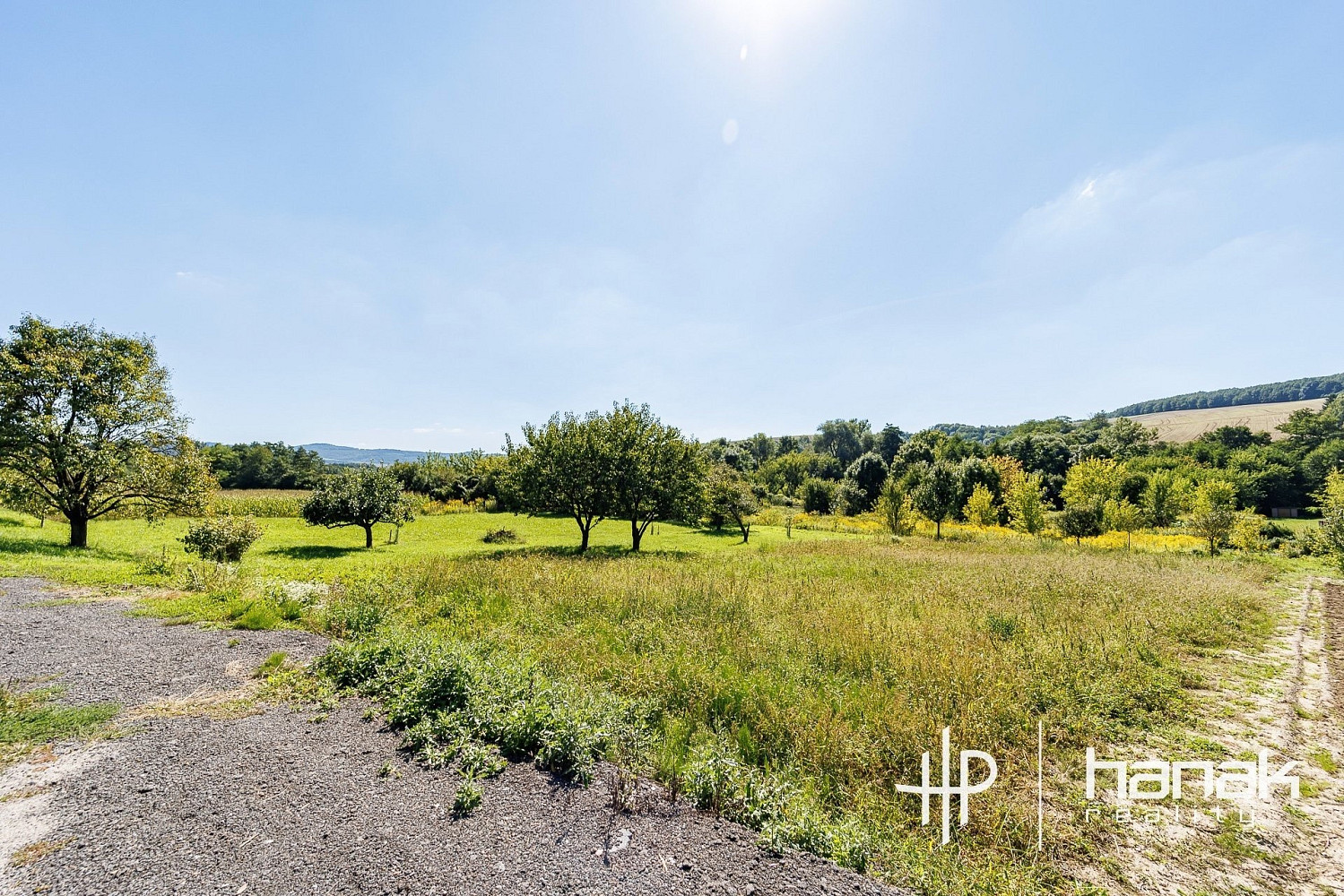 Prodej stavebního pozemku 777 m² – fotografie 2