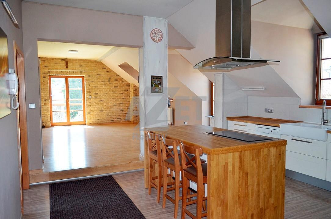 Prodej domu 350 m² s pozemkem 577 m²