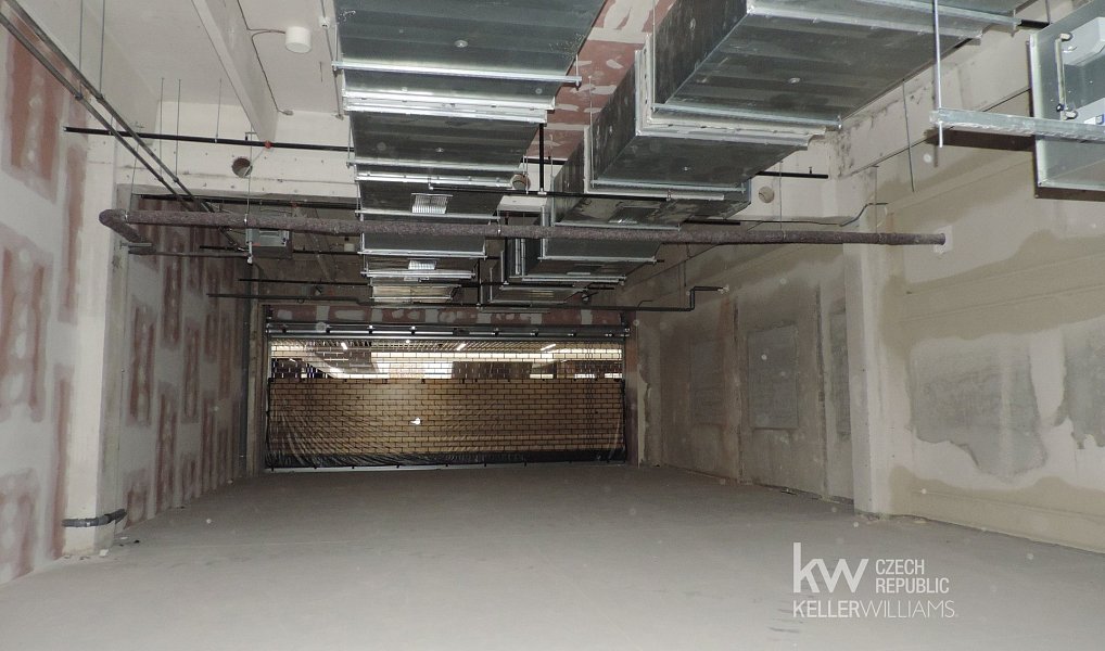 Pronájem obchodních prostor 326 m², Hradec Králové – náhled fotky 5