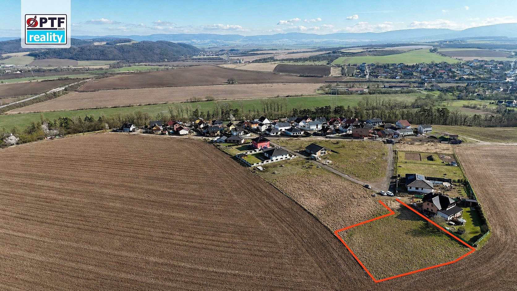 Prodej stavebního pozemku 1 880 m² – fotografie 3