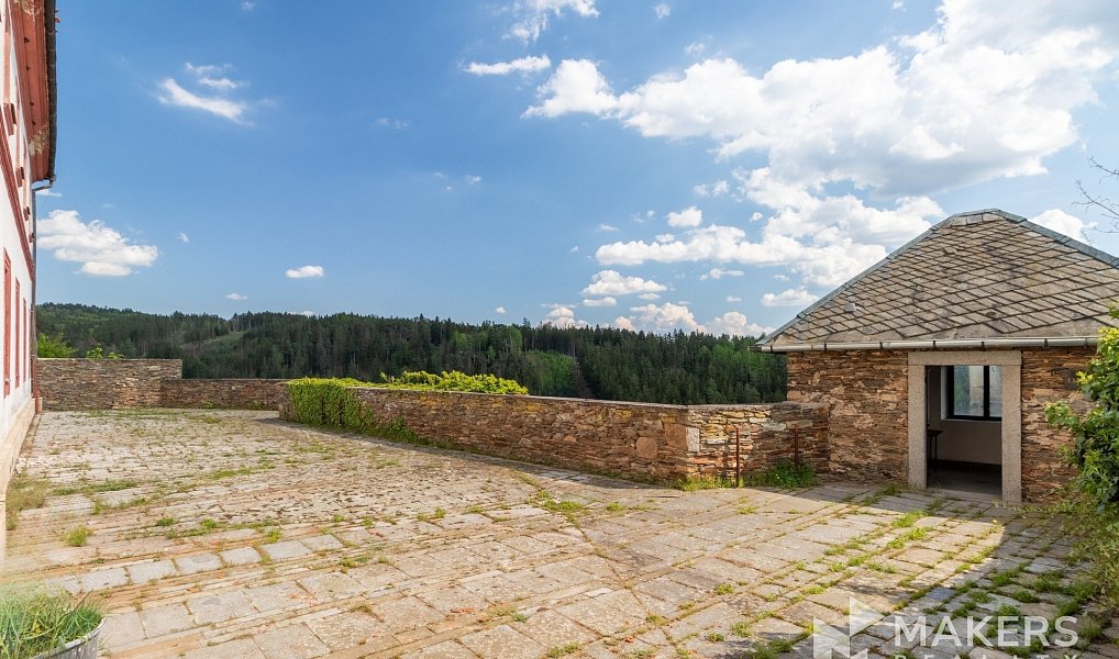 Prodej ubytovacího objektu 2 100 m², Manětín – náhled fotky 15