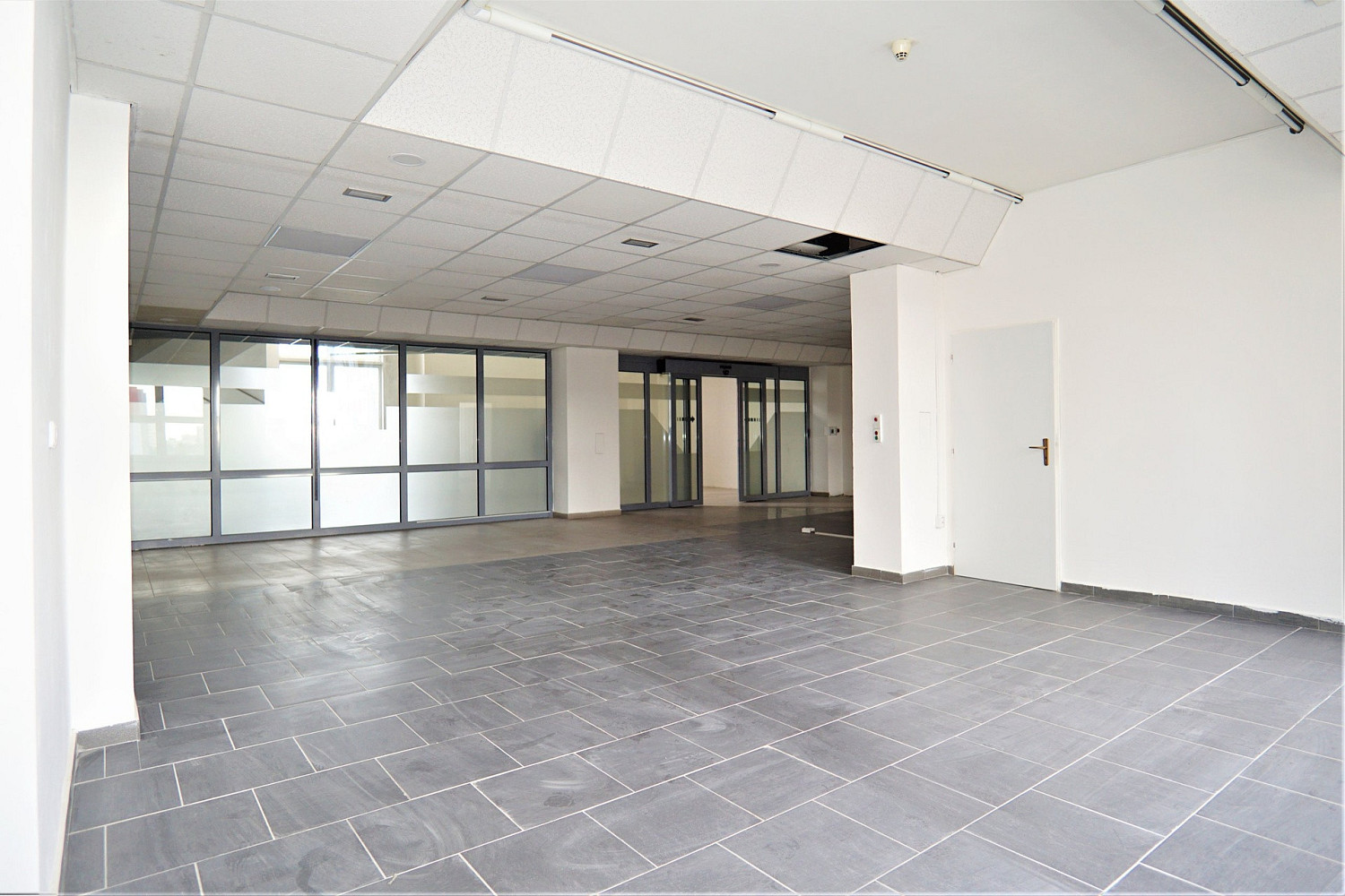 Pronájem obchodních prostor 123 m² – fotografie 4