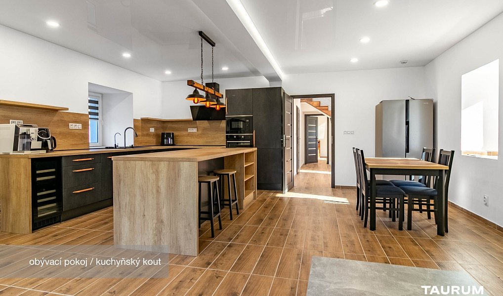 Prodej domu 366 m² s pozemkem 1 448 m², Přehýšov – náhled fotky 3