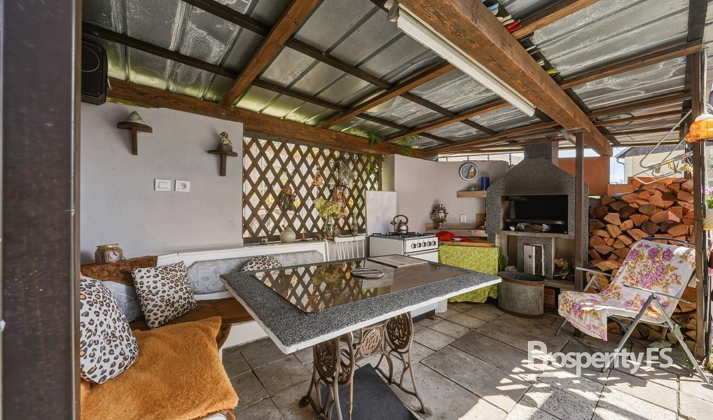 Prodej domu 318 m² s pozemkem 1 081 m², Liběšice – náhled fotky 39
