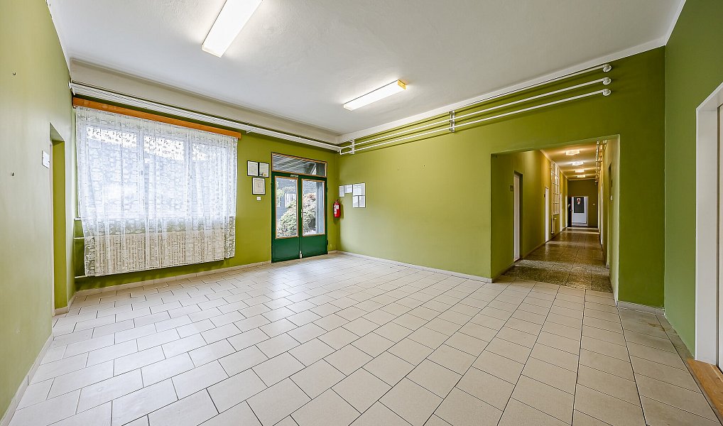 Pronájem kanceláře 648 m², Veselí nad Moravou – náhled fotky 2