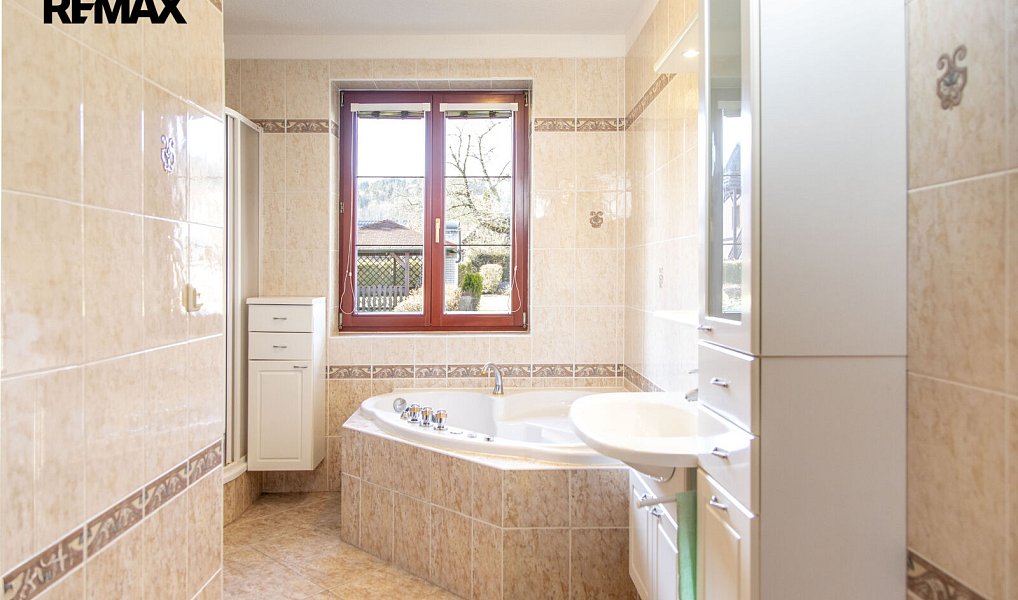 Prodej domu 302 m² s pozemkem 1 176 m², Ratiboř – náhled fotky 18