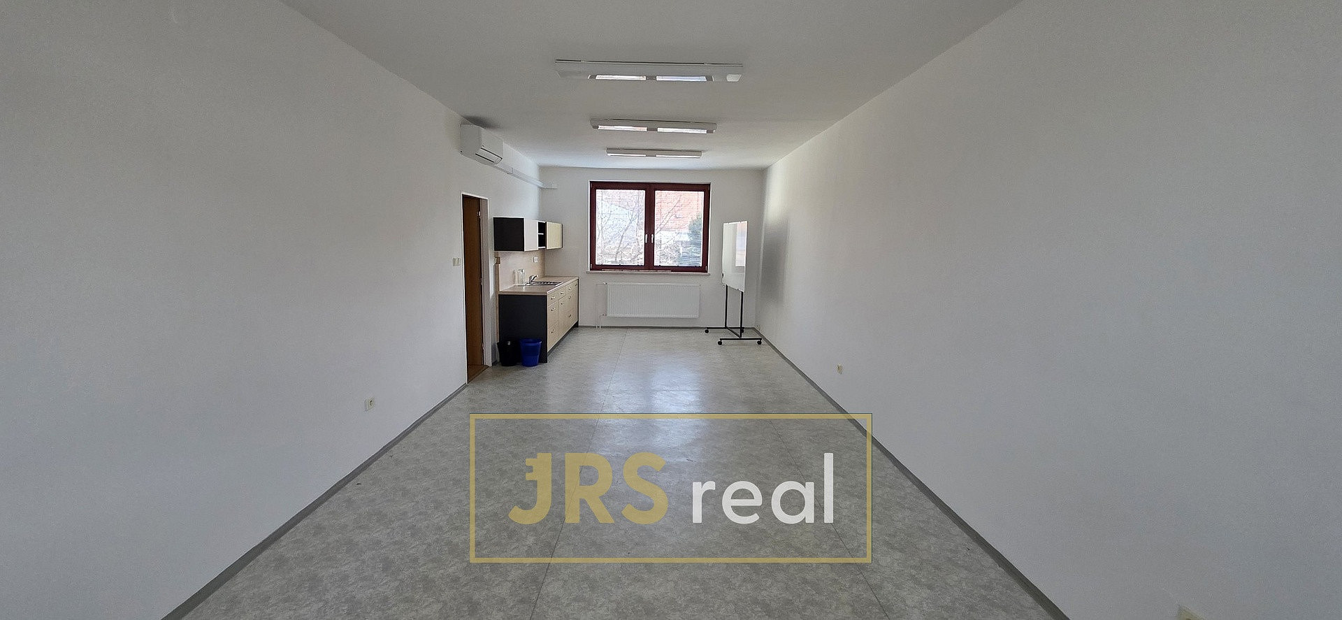 Pronájem kanceláře 34 m² – pohled 4