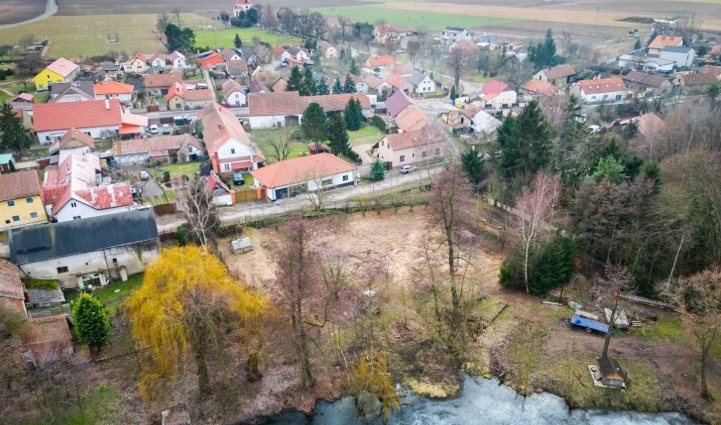 Prodej stavebního pozemku 880 m², Hostín u Vojkovic – náhled fotky 6