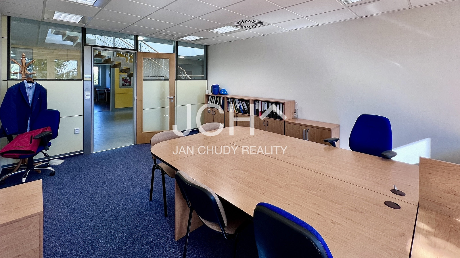 Pronájem obchodních prostor 16 m²
