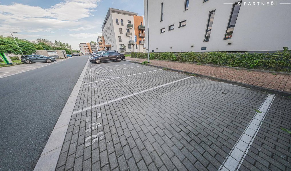 Pronájem bytu 2+kk 49 m², Hradec Králové – náhled fotky 17