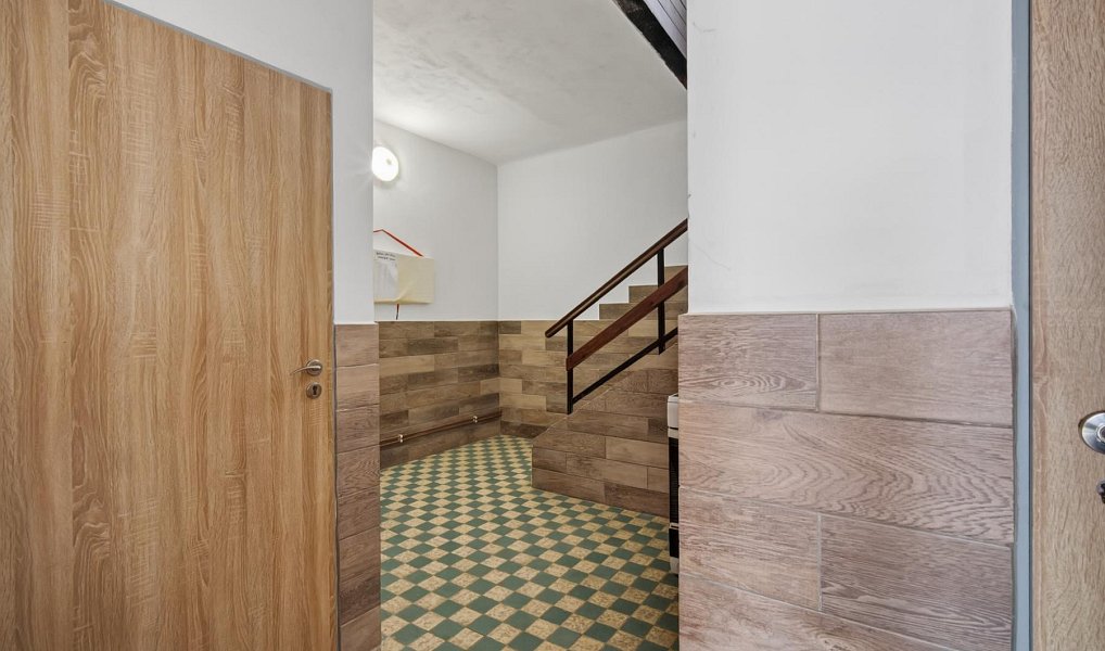 Prodej domu 328 m² s pozemkem 399 m², Hostomice – náhled fotky 25