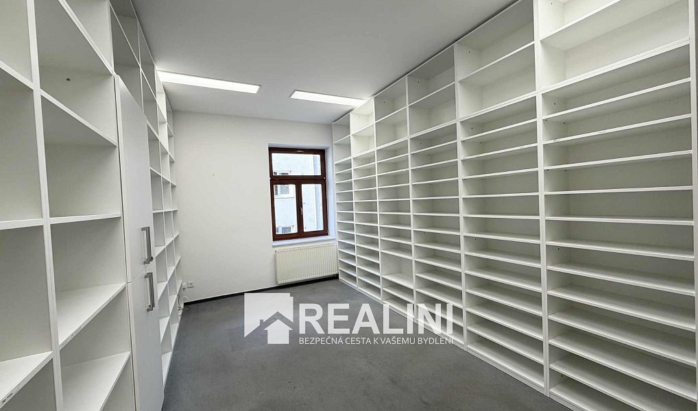 Pronájem kanceláře 16 m², Karviná – náhled fotky 3