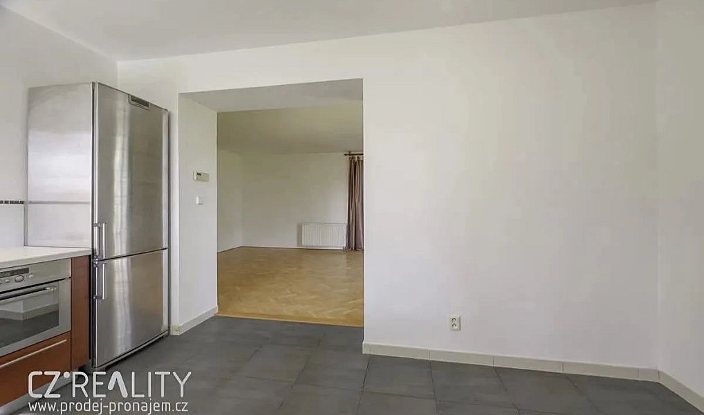 Prodej domu 300 m² s pozemkem 1 300 m², Praha – náhled fotky 13