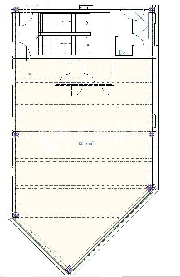 Pronájem komerčního objektu (jiného typu) 134 m² – fotografie 2