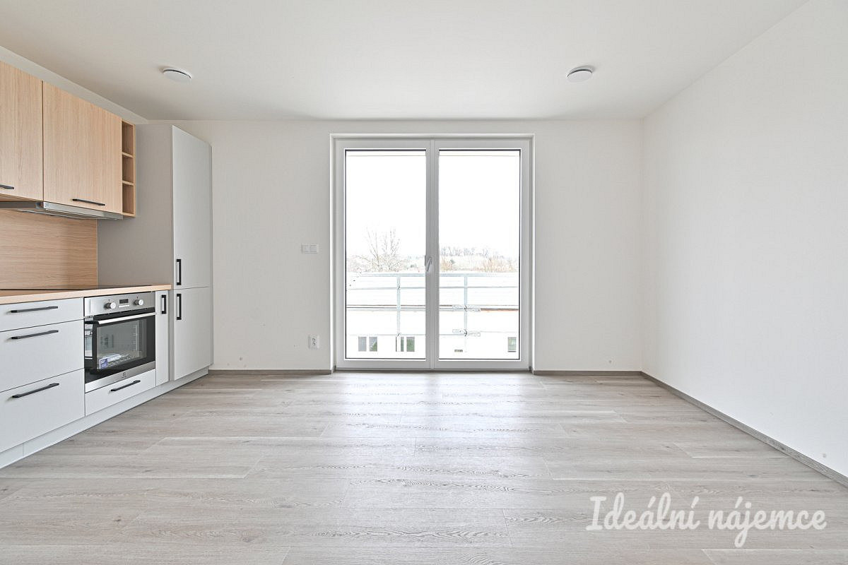 Pronájem bytu 2+kk 39 m² – fotografie 2