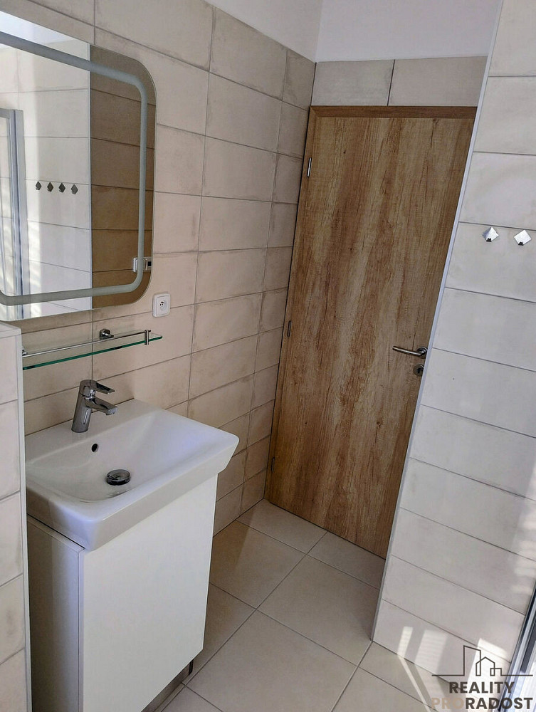 Pronájem bytu 2+kk 48 m² – fotografie 3