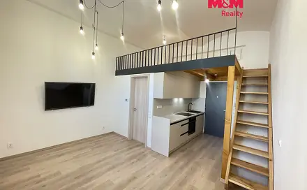 Pronájem bytu 1+kk 30 m², Pražská třída, Hradec Králové - Kukleny