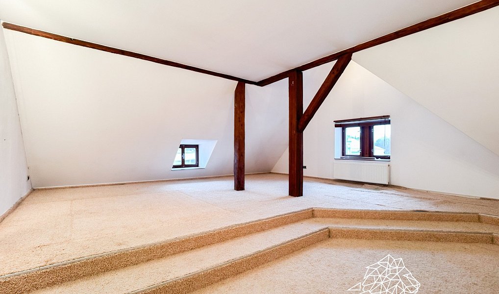 Prodej domu 900 m² s pozemkem 2 018 m², Krnov – náhled fotky 18